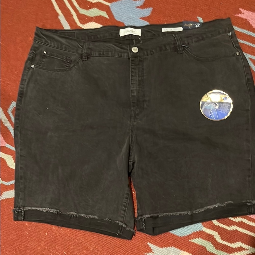 Black Women's Bermuda Shorts